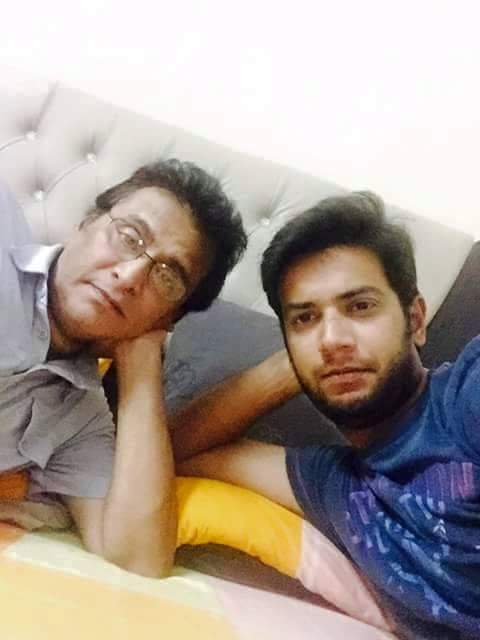 Imad Wasim With His Dad - Cricket Images & Photos - 480 x 640 jpeg 23kB