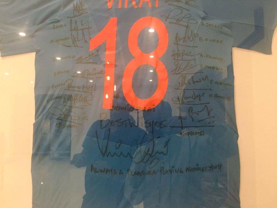 vvd signed shirt