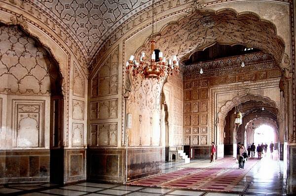 Beautiful Interior View Of Badshahi Masjid Pakistan Images