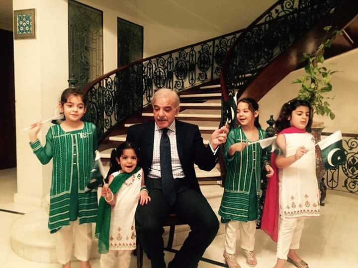 CM Punjab Shahbaz Sharif Celebrating Independence Day