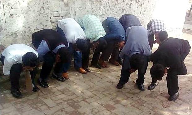 pakro kaan larkiya cheartey ho