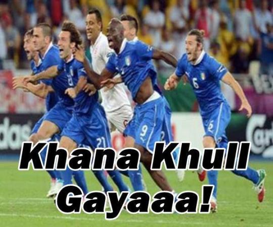 Pakistani Logo ka khane per japatna