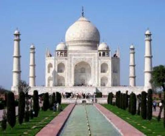 Taj Mahal of Agrah - Holiday & Travel Images & Photos