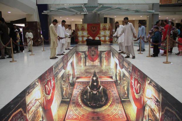 The 3d painting Art exhibition at Dolmen Mall (Clifton), Karachi, Pakistan.