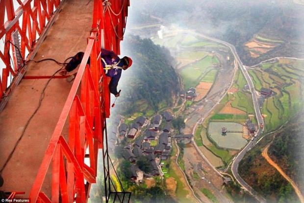 Anzhaite Long-span Suspension Bridge in Jishou, Hunan, China