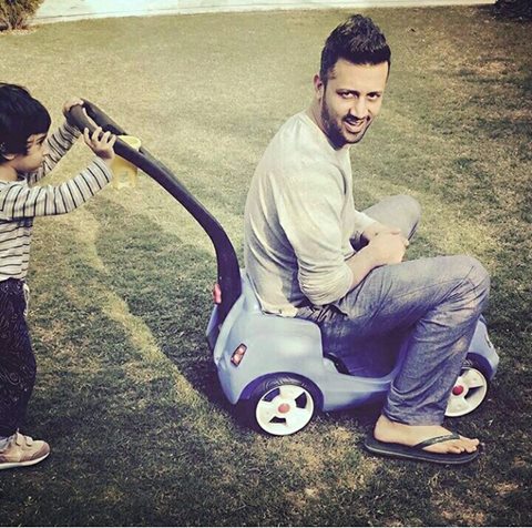 ‎Atif Aslam‬ with his ‪Cute Son‬