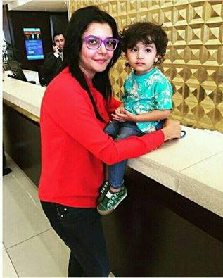 ‎Nida Yasir‬ with her son ‪Balaj Yasir‬