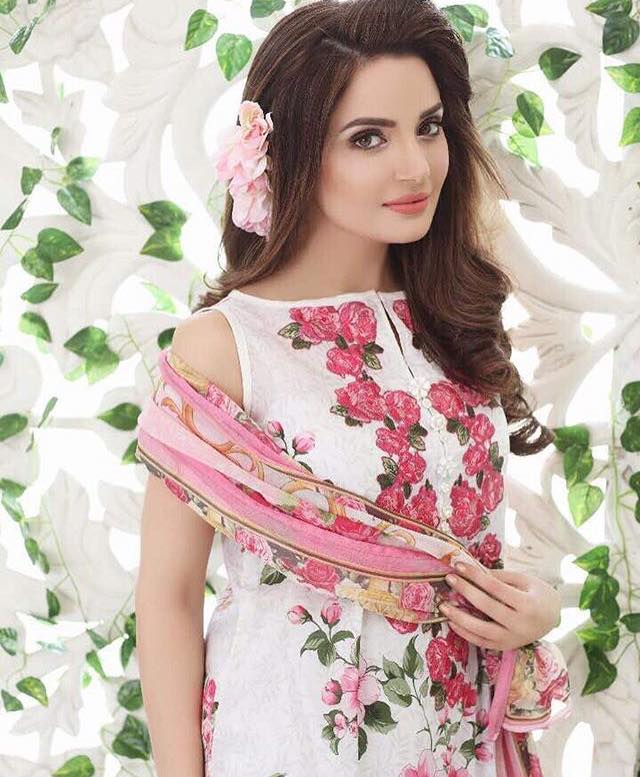 Armeena Khan In Her Latest Photo Shoot