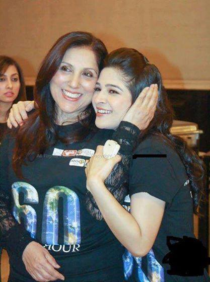 Ayesha Omar And Sameena Pirzada - Arts & Entertainment Images & Photos