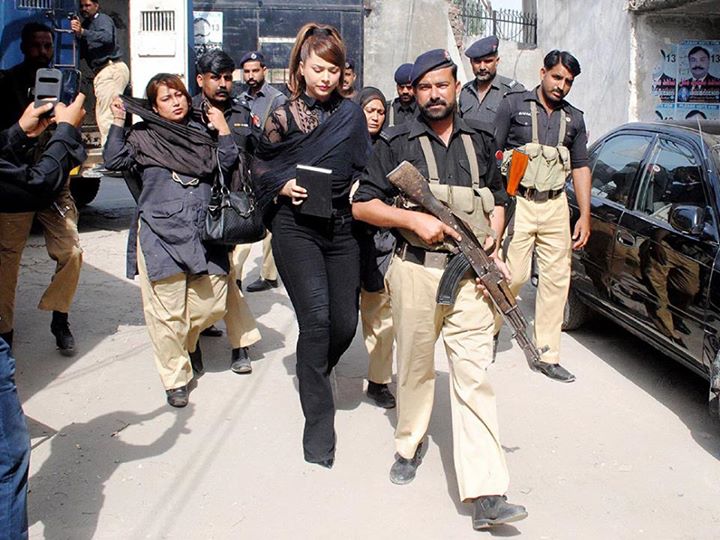 Ayyan Ali Catwalk From Jail To Court