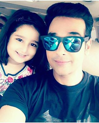 Faisal Qureshi‬ With His Daughter ‪‎Ayaat‬