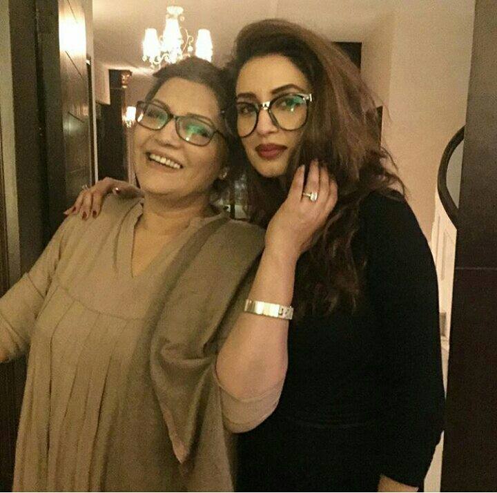 Famous Actress Iman Ali with Her Mother