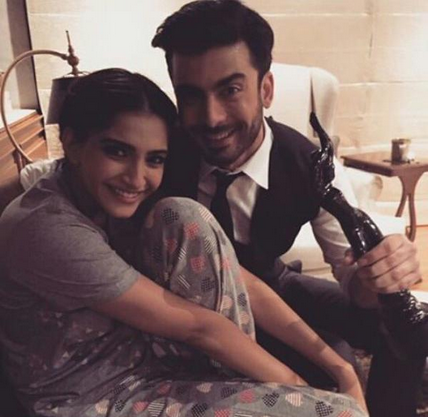 Fawad Met Sonam After Winning Filmfare Awards