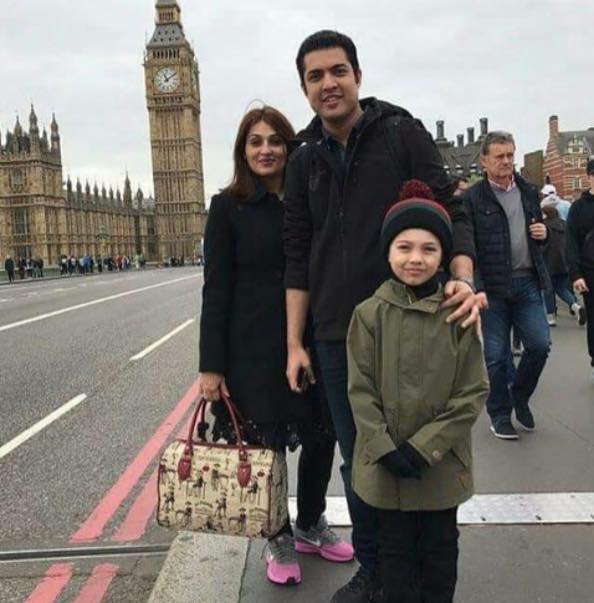 Iqrar Ul Hassan With His Family In London