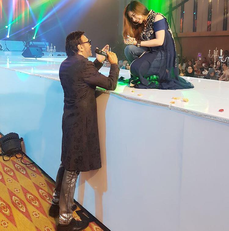 Jackie Shroff Joins Komal Rizvi In Singing Lambi Judai