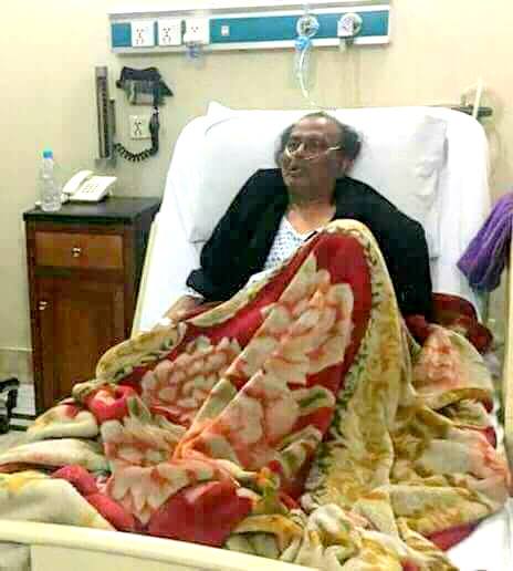 Legendary Stage Artist & Comedian Amanullah Khan Is Hospitalized & Need Your Prayers