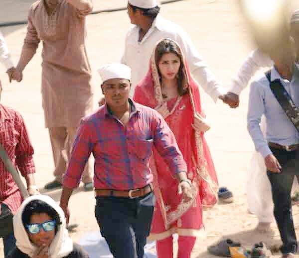 Mahira khan on the set of ‪Raees‬