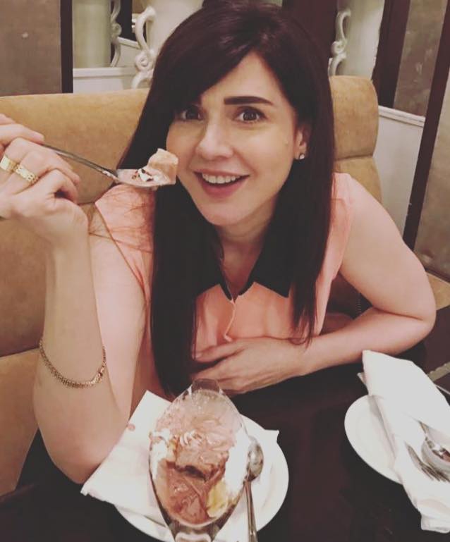 Mahnoor Baloch Having Ice Cream