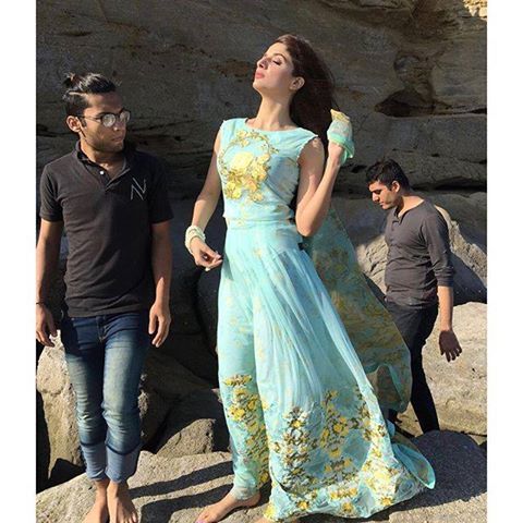 Mawra Hocane Behind the scene of an upcoming Photoshoot