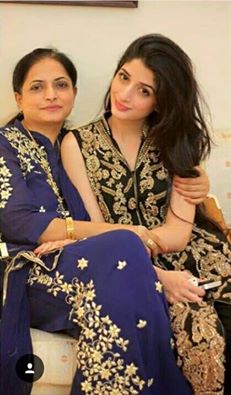 Mawra Hocane‬ with her ‪Mother