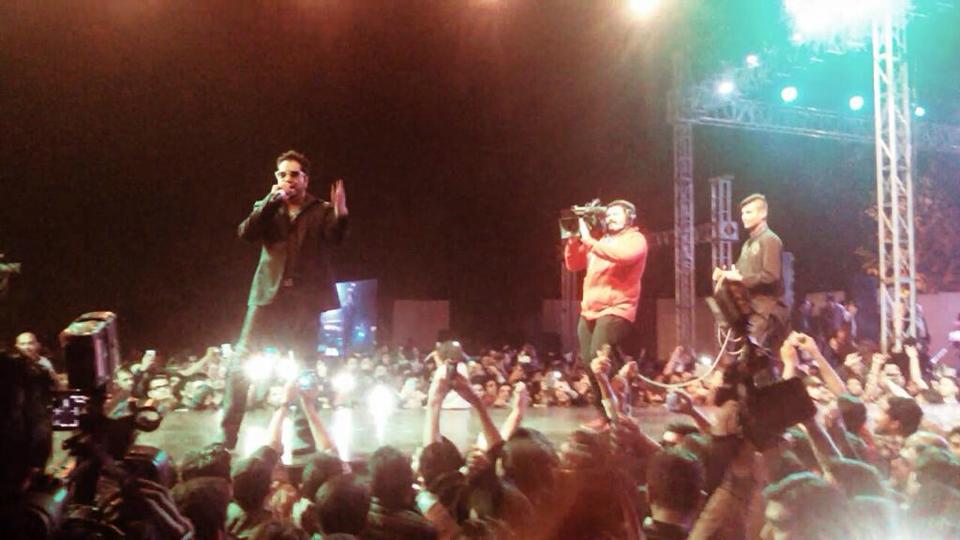 Mika Singh Perform At Lahore