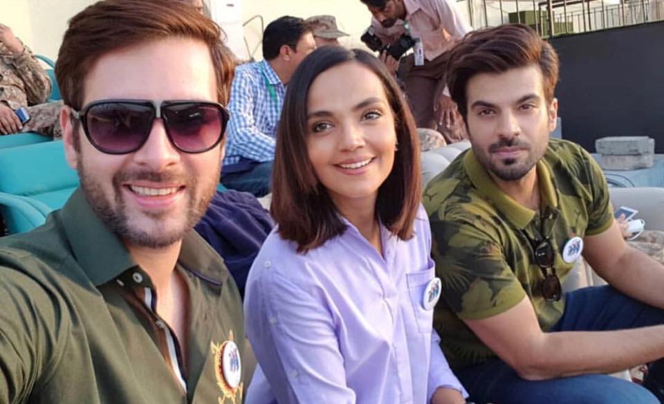 Mikaal, Amina & Adnan Taking Selfie At National Stadium, Karachi For PSL 3