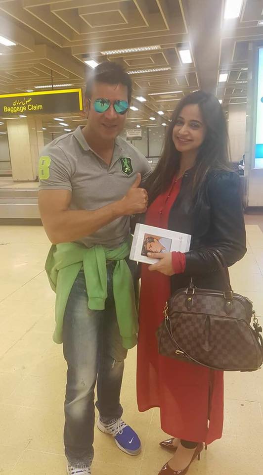 Moammar Rana & Noor Bukhari Spotted At Airport