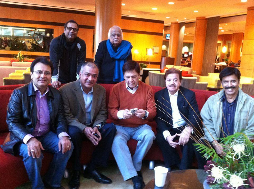 Pakistani Stars - Legends Together
