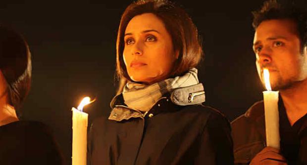 Rani Mukherjee Lighting Candles For Students Of Peshawar Army School
