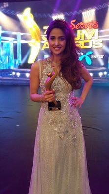 Saba Qamar Won Best Actress Award at 3rd Hum Awards