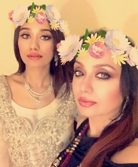 Shahida Mini With Her Daughter