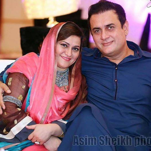 Shahood Alvi With His Wife