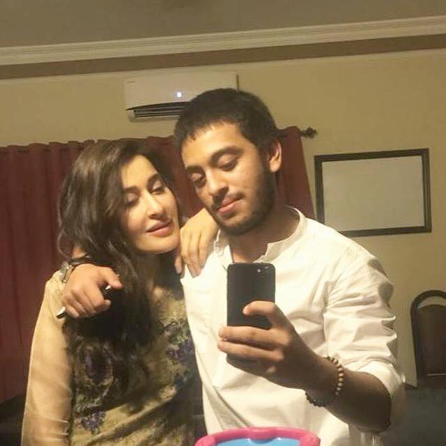 Shaista Lodhi With Her Son - Arts & Entertainment Images & Photos