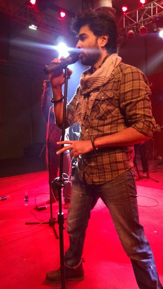 Shehzad Roy Performed At Express Family Festival at Khi Expo Center