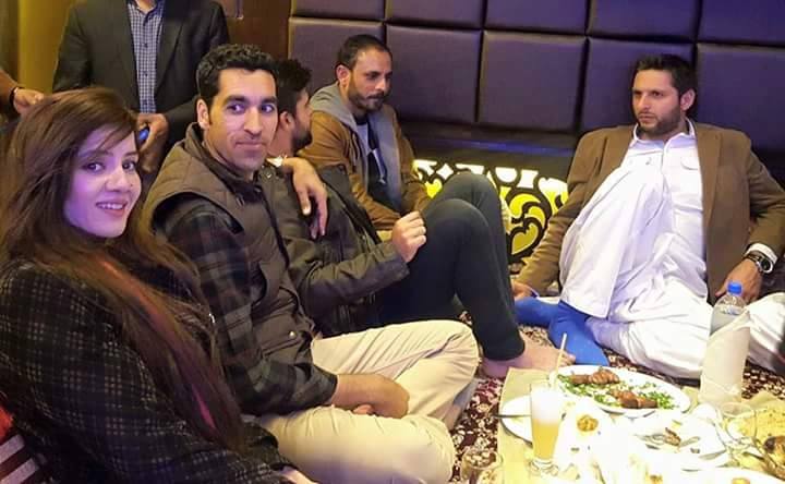 Singer Rabi Pirzada With Pakistani Cricketers Including LaLa