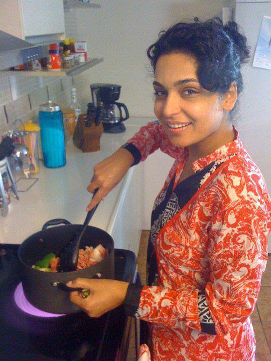 Sugghar Meera jee making food