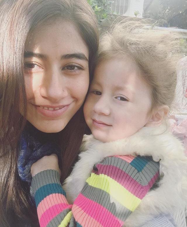 Syra Shahroz With Her Daughter