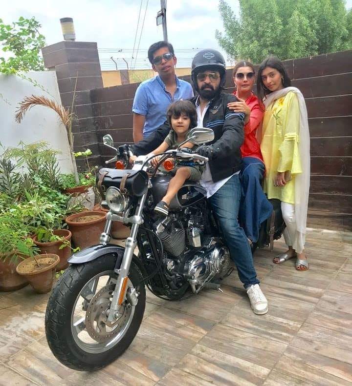 Yasir Nawaz & Nida Yasir With Kids On Eid