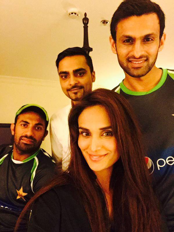  Mahreen Syed with Shoaib Malik And Wahab Riaz