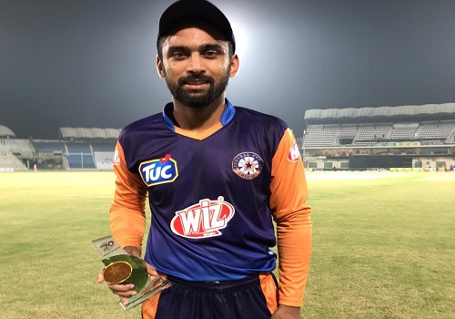 Abdullah Shafiq Gets Player Of The Match Award For Smashing Ton On His Debut
