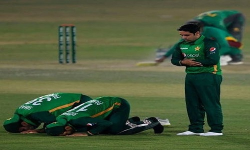 Abid Ali, Mohammad Rizwan And Fakhar Zaman Offered Prayer