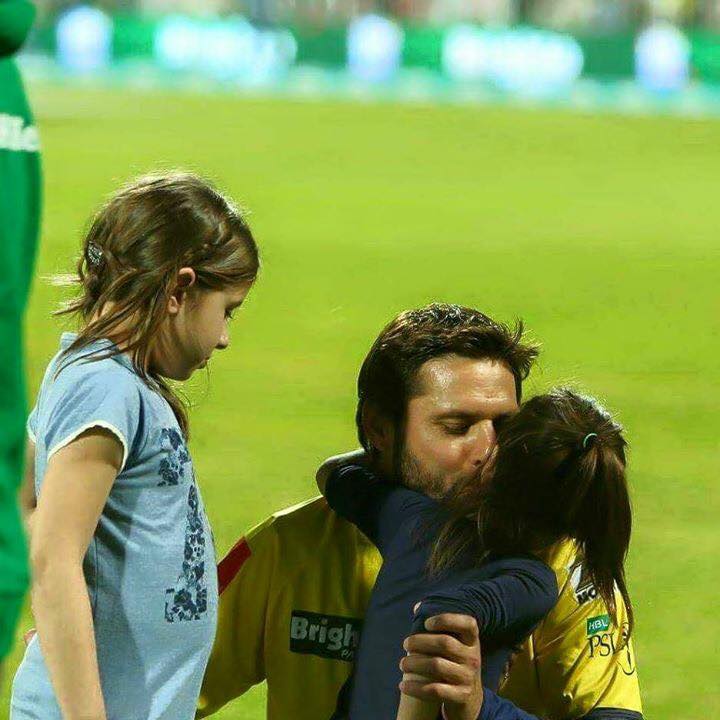 Afridi With Cute Daughters