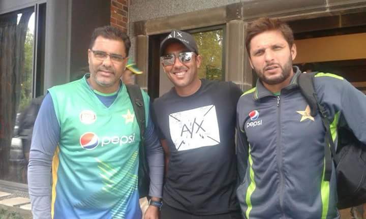 Aisam-ul-Haq is pictured with Waqar Younis and Shahid Afridi