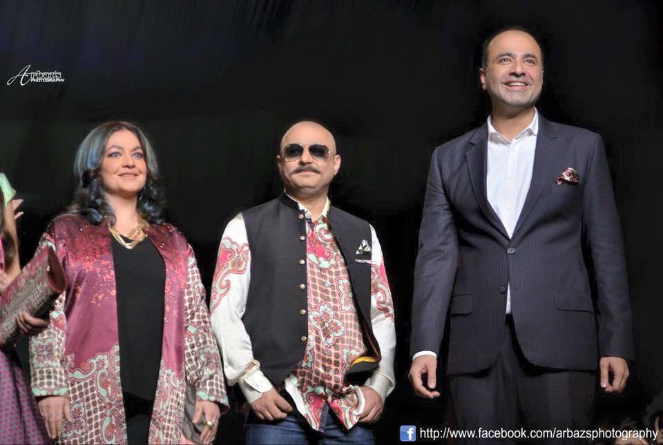 Ali Azmat And Pooja Bhatt As Show Stopper For Deepak's Wardrobe