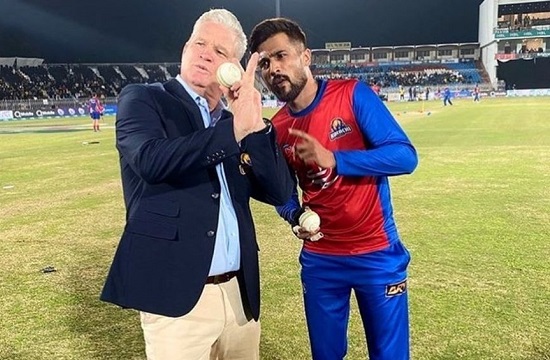 Amir Getting Serious Tips From Dean Jones