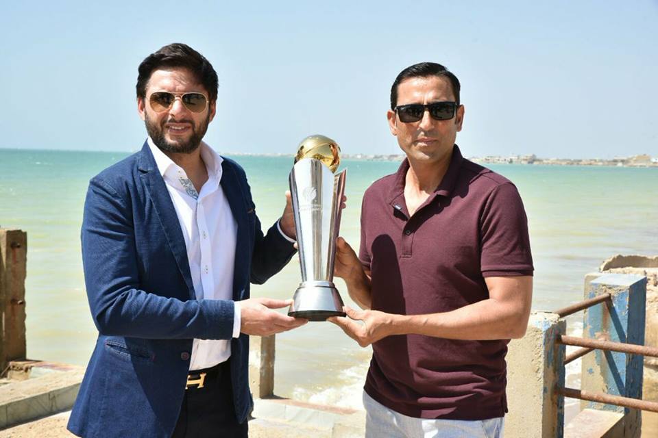 Champions Trophy With Two Great Players At Karachi Hawke's Bay Beach