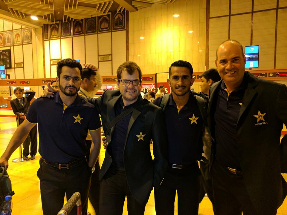 Coach Micky Arthur With Youngsters