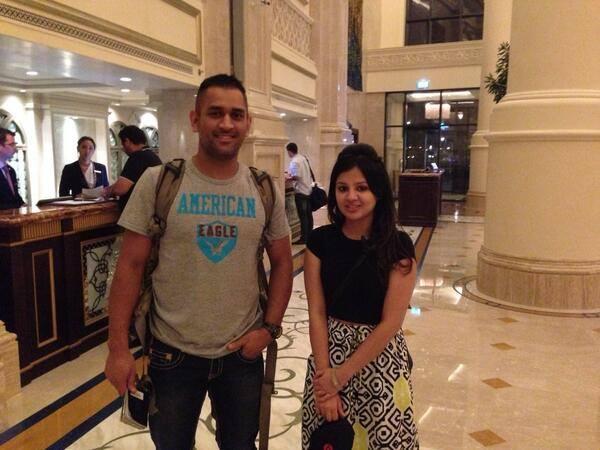 Dhoni And His Wife Arrived In UAE‬ For Pepsi IPL