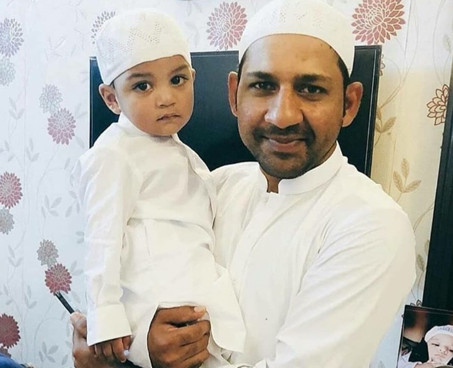 Former Captain Of Pakistan Cricket Team Sarfaraz Ahmed With his Son