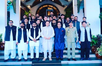 Group Photo Of Pakistan Cricket Team With Prime Minister Imran Khan